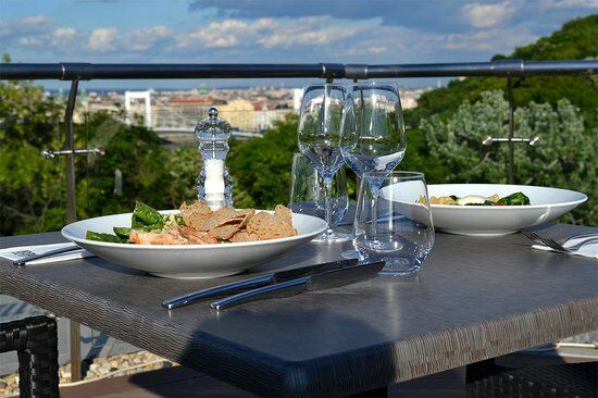 Naphegy Restaurant & Terrace