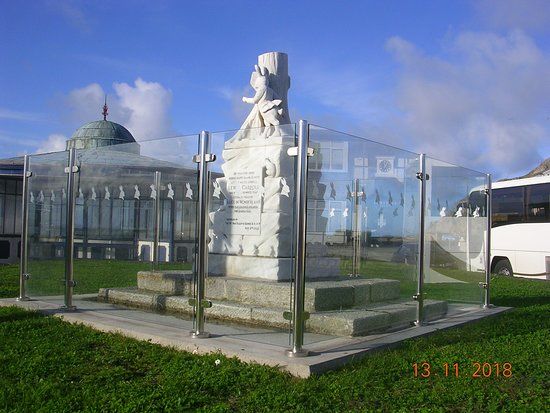 The Statue of The White Rabbit