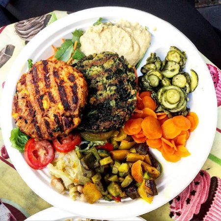 Sbuccia & Bevi Vegan House