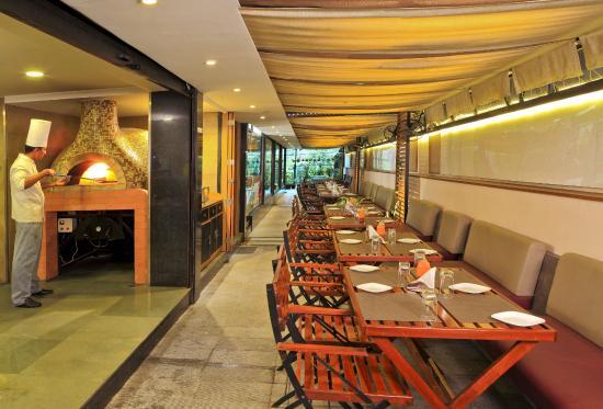 Side Walk Cafe