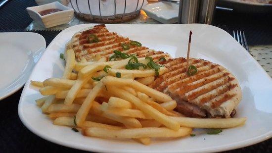 Street 1 Cafe