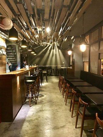 Pappy Bar & Bistro