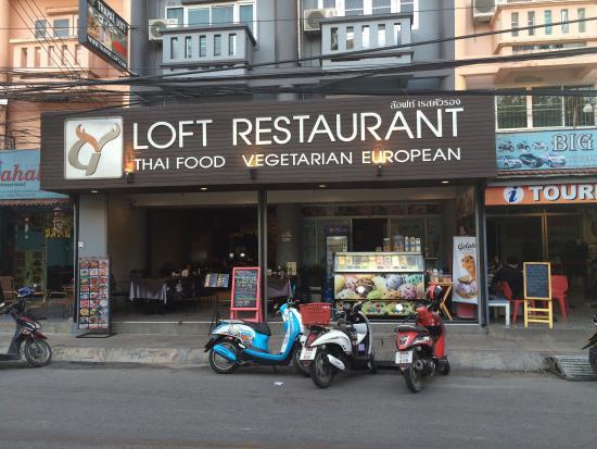 Thaphae Loft Cafe