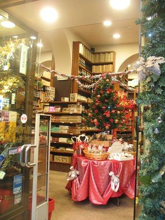 Caffe Castroni