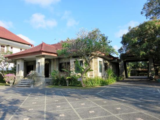 Krisna Yuna Gallery