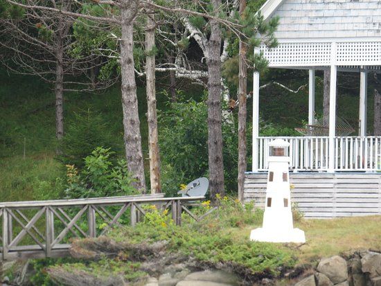 Echo Point Light
