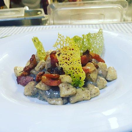 Nina's Restaurant