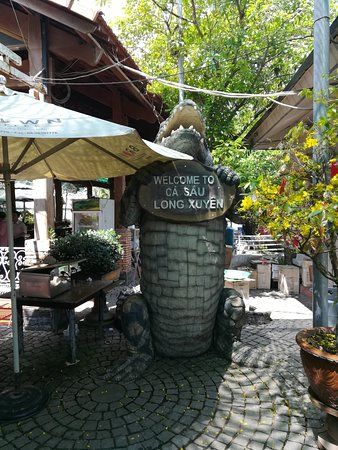 Hoa Ca Crocodile Farm