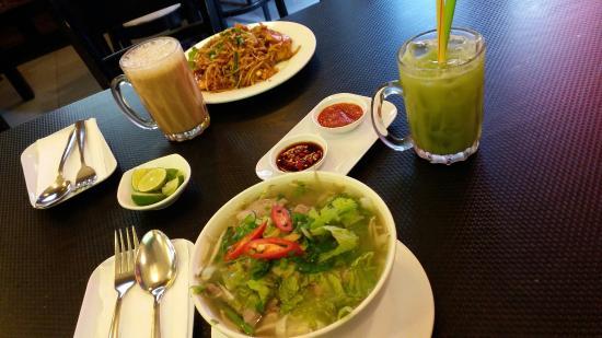 Kampung Melayu Halal Restaurant