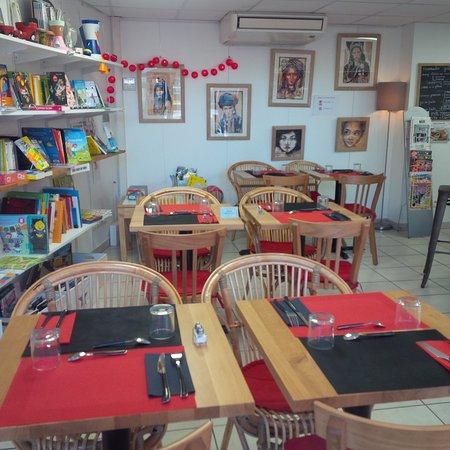 Cafe des Plumes