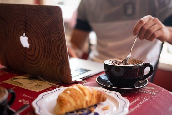 Le Cafe De Paris