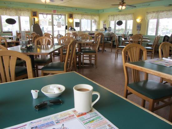 Augie's Omelette & Waffle
