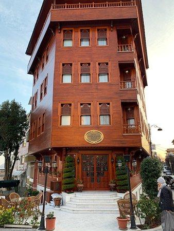Valide Sultan Konak