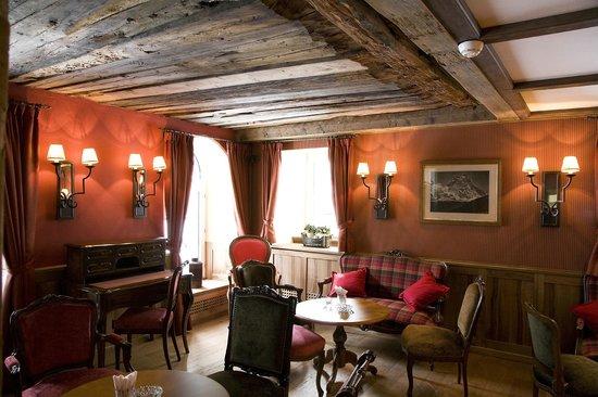 Edward's Bar-Cafe