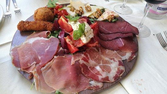 Leone Rosso Cafe