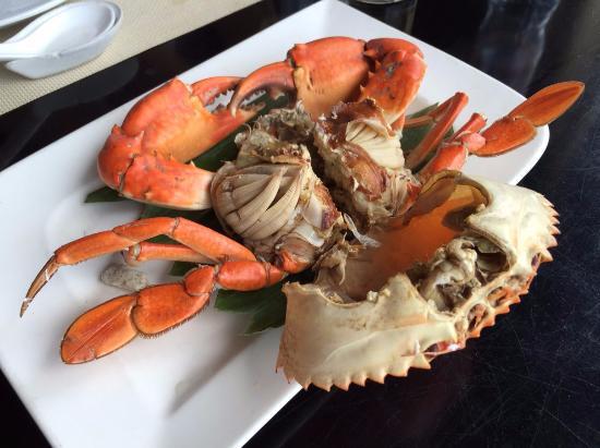 Ngoc Suong Ben Thuyen Restaurant