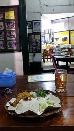 Nasi Uduk & Ayam Goreng Mas Miskun