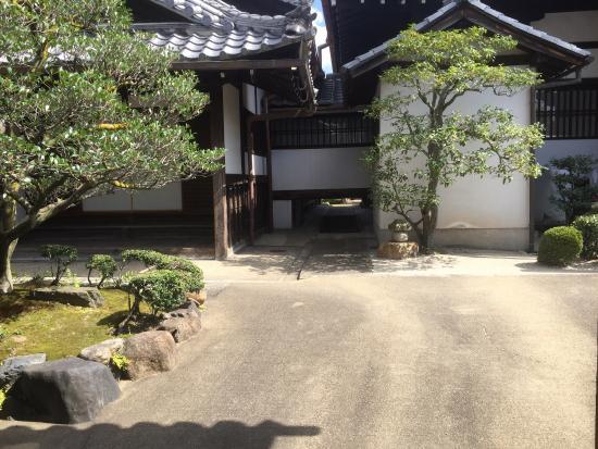 Shintokuji Temple
