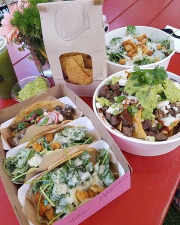 Chicas Tacos