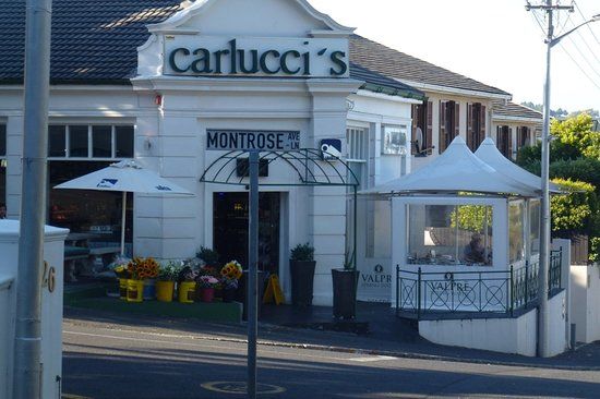 Carlucci's