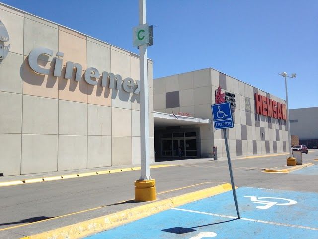 Las Plazas Outlet Monterrey