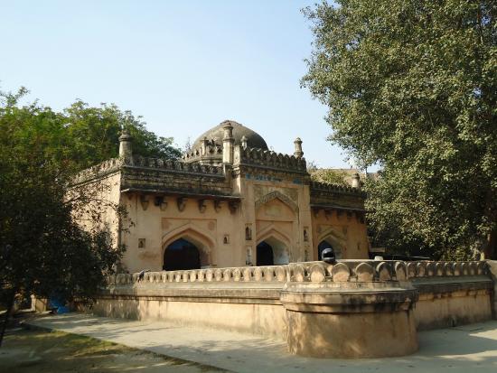 Nili Masjid