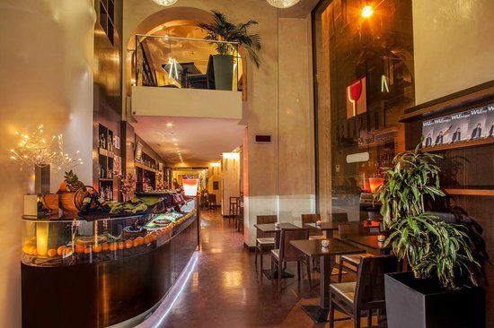 The Glass Bar & Restaurant