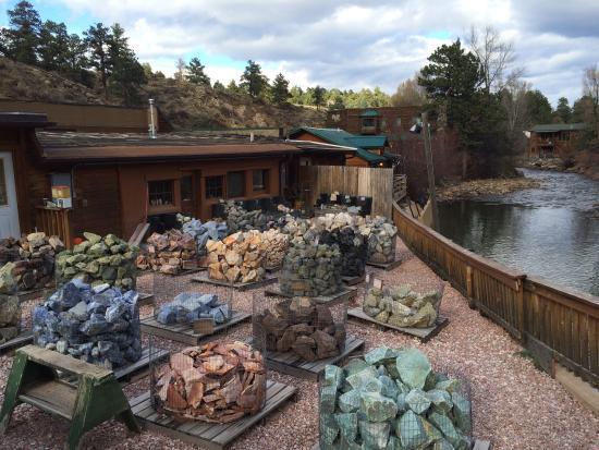 Red Rose Rock Shop and Dick's Rock Museum