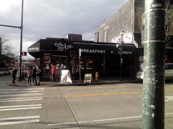 Cafe On The Ave
